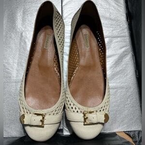 Comfortable flat leather shoes - light beige